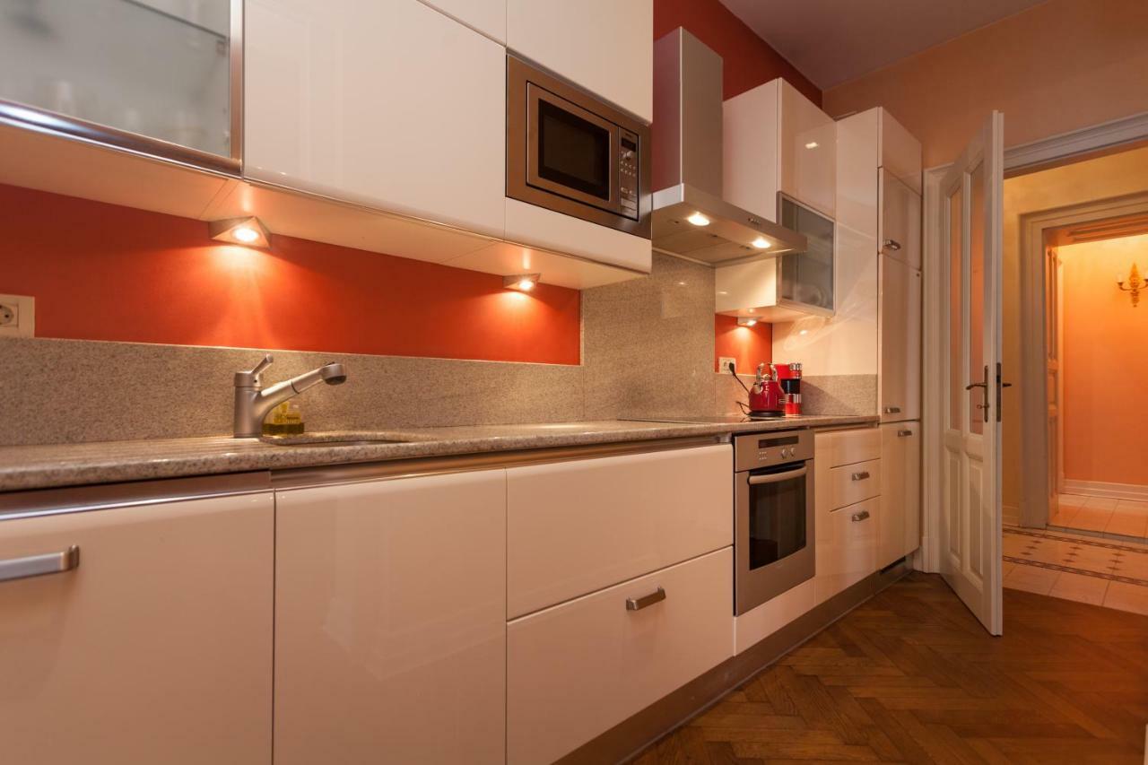 Filip'S Palace Luxurious Apartment Любляна Экстерьер фото